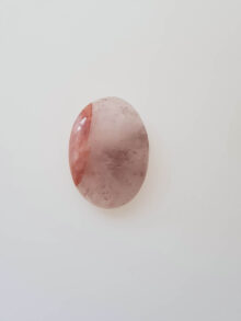 Kersenkwarts ovaal 2 cabochon 34,2×24,3×7,9mm