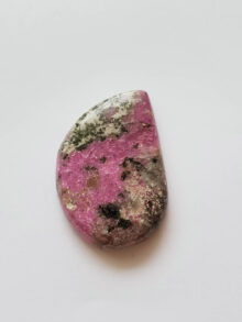 Cobalto calciet vrije vorm cabochon 33,8×23,4×5,8mm