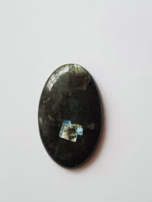 Larvikiet ovaal 1 cabochon 38,1×23,7×5,4mm