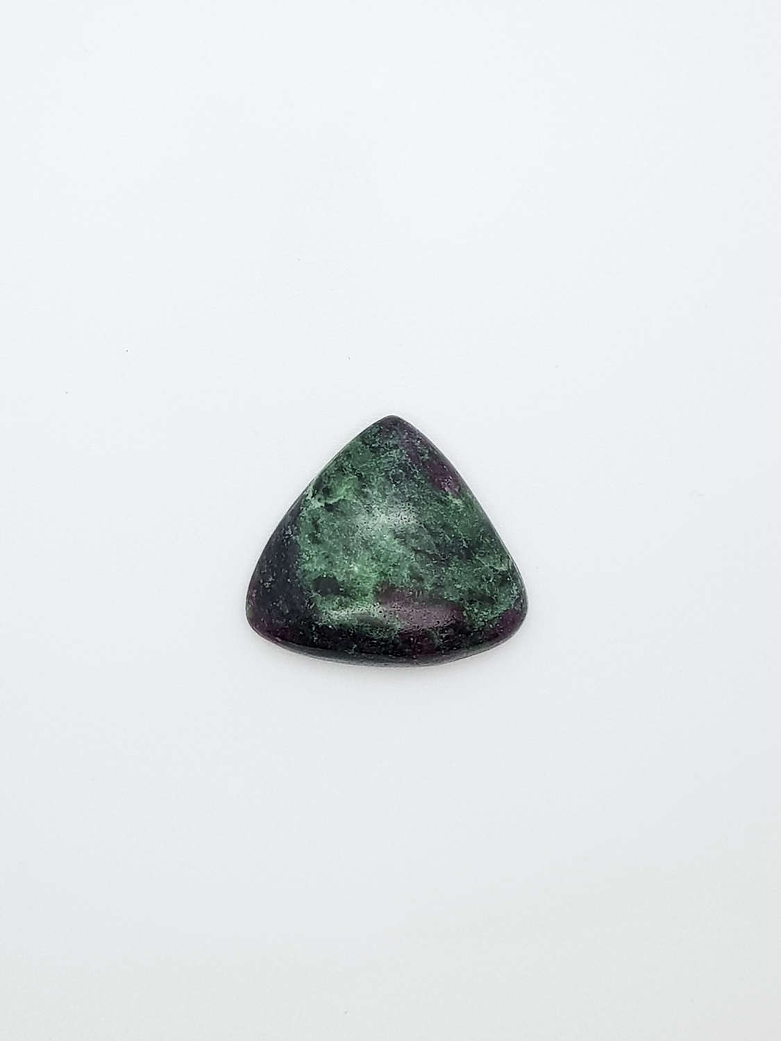 Robijn in zoisiet druppel cabochon 24,4x27,2x6,7mm