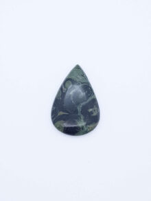 Kambaba jaspis druppel cabochon 32×21,9×6,3mm