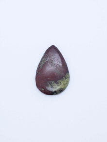 Drakenbloed druppel cabochon 28,6×19,3×5,1mm