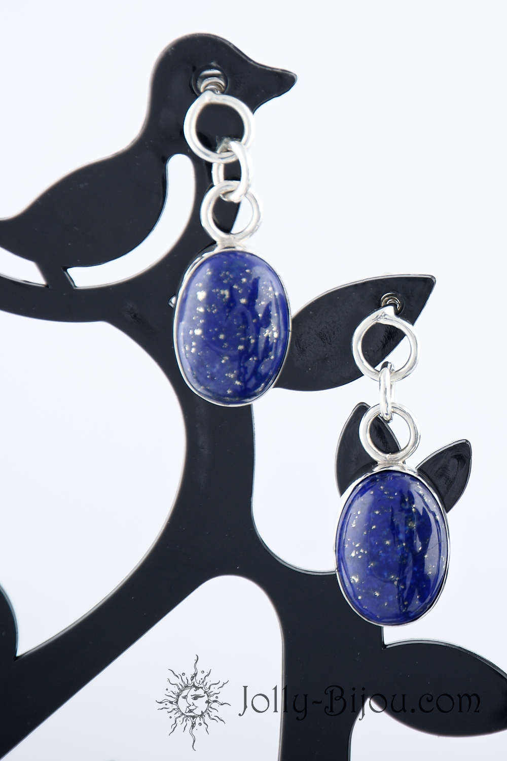 Oorbellen met lapis lazuli cabochons 10x14 mm
