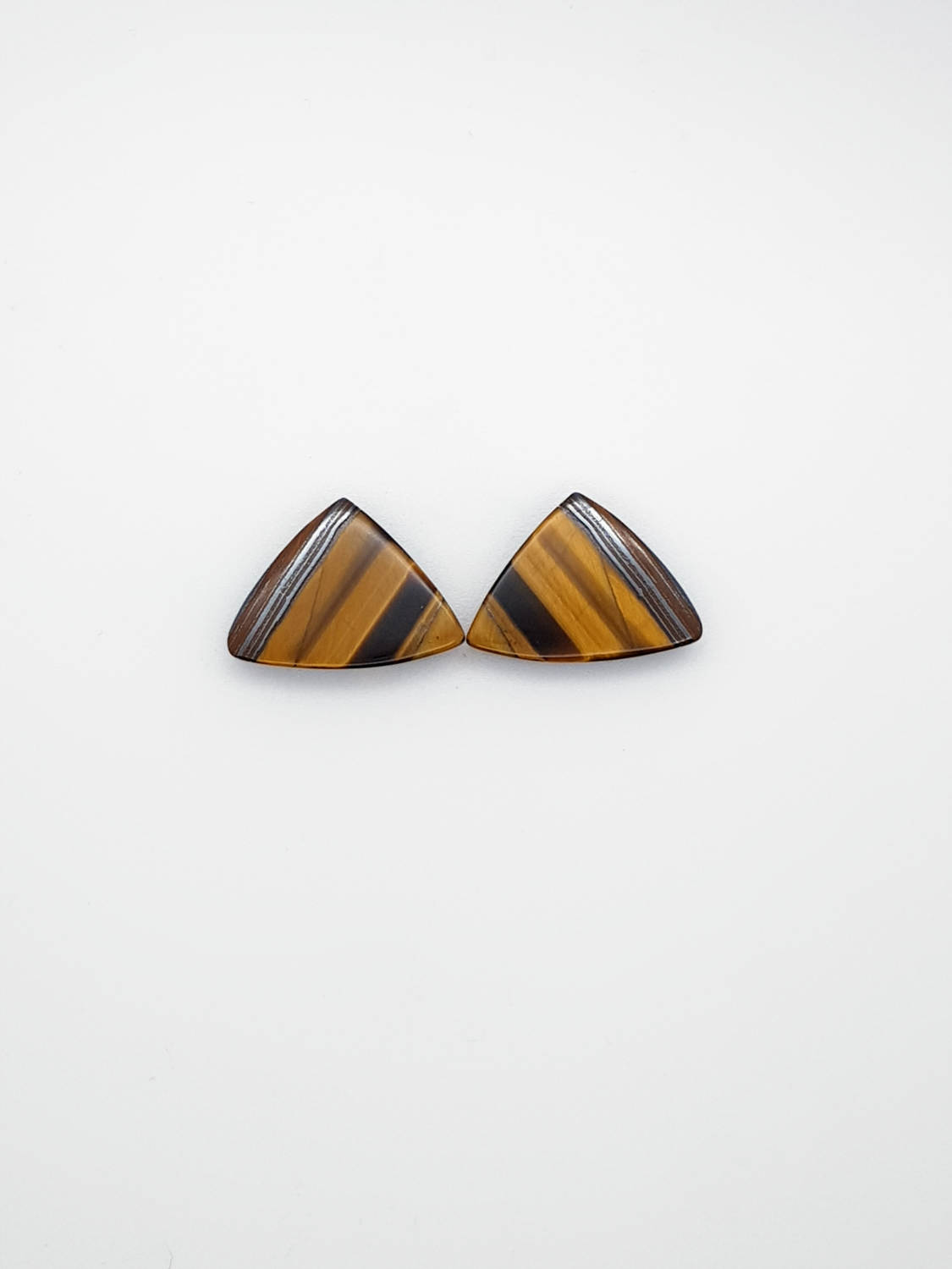 Tijgeroog driehoek cabochon 21,5x15,6x5mm per paar