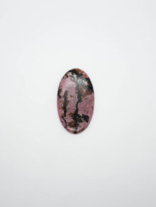 Rhodoniet ovaal cabochon 50,3×28,5×4,7mm