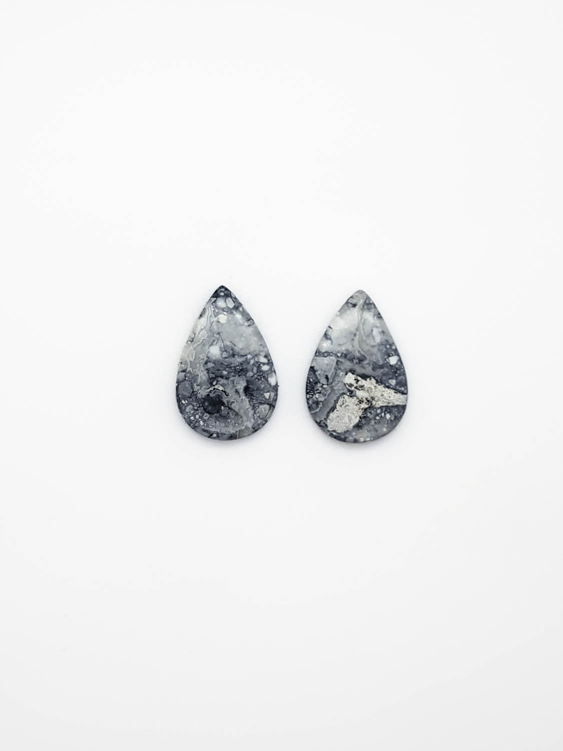 Maligano Jaspis druppel cabochon 23x15,2x3,8mm per paar