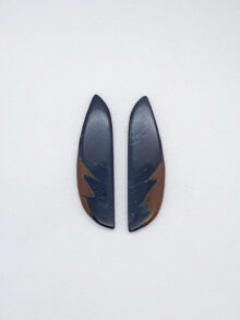 Valkenoog vrije vorm cabochon 41×11,3×3,5mm per paar