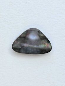 Parelmoer vrije vorm cabochon 23,7×34,9×6,2mm